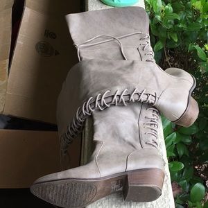 Woman’s over the knee Boots